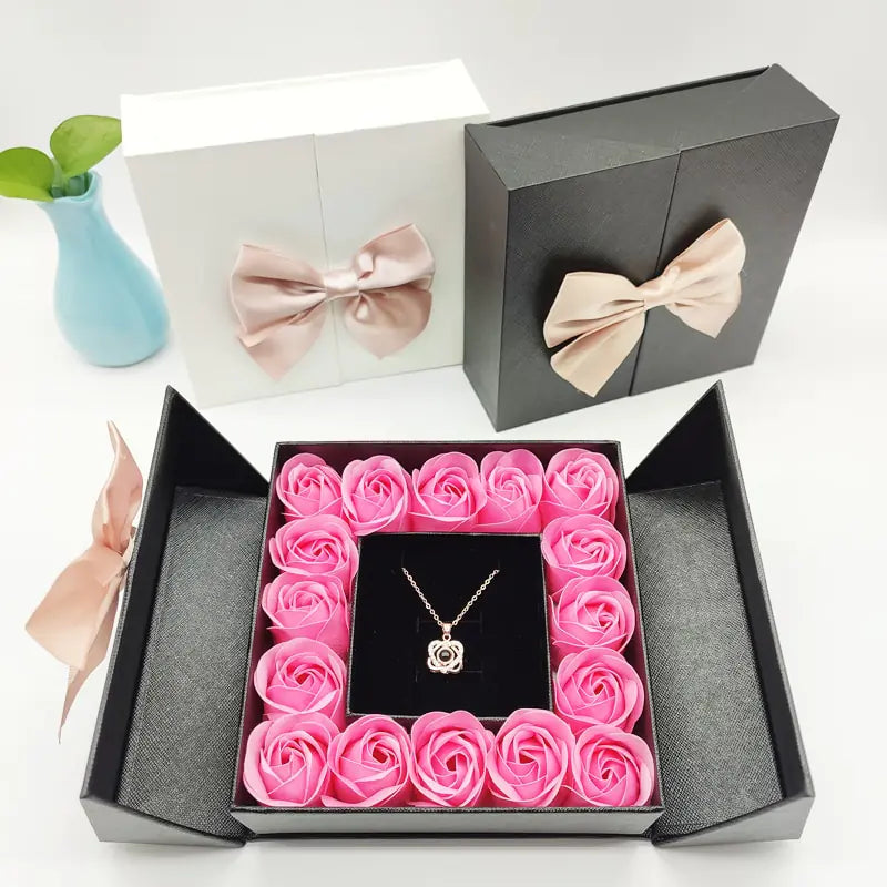 Artificial Rose Flower Gift Box mit Kette (verschiedene Designs)