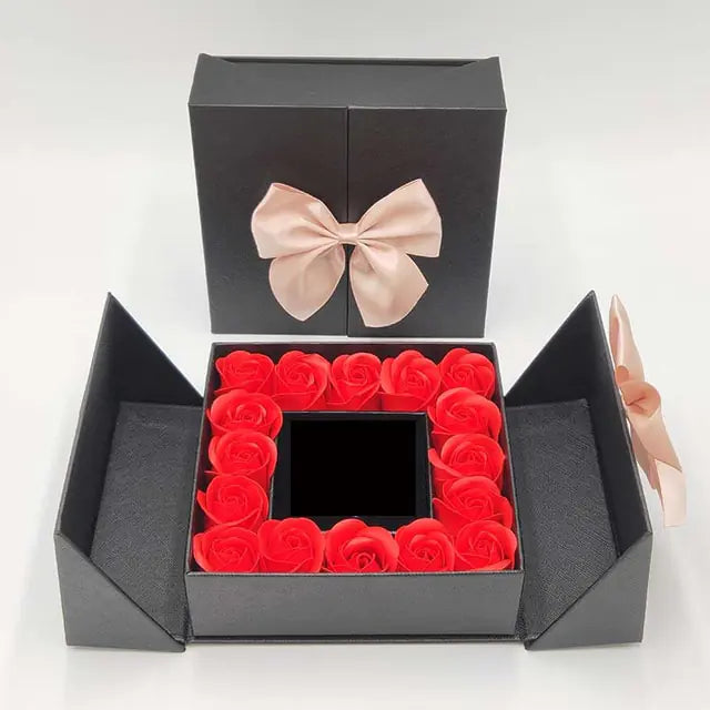 Artificial Rose Flower Gift Box mit Kette (verschiedene Designs)